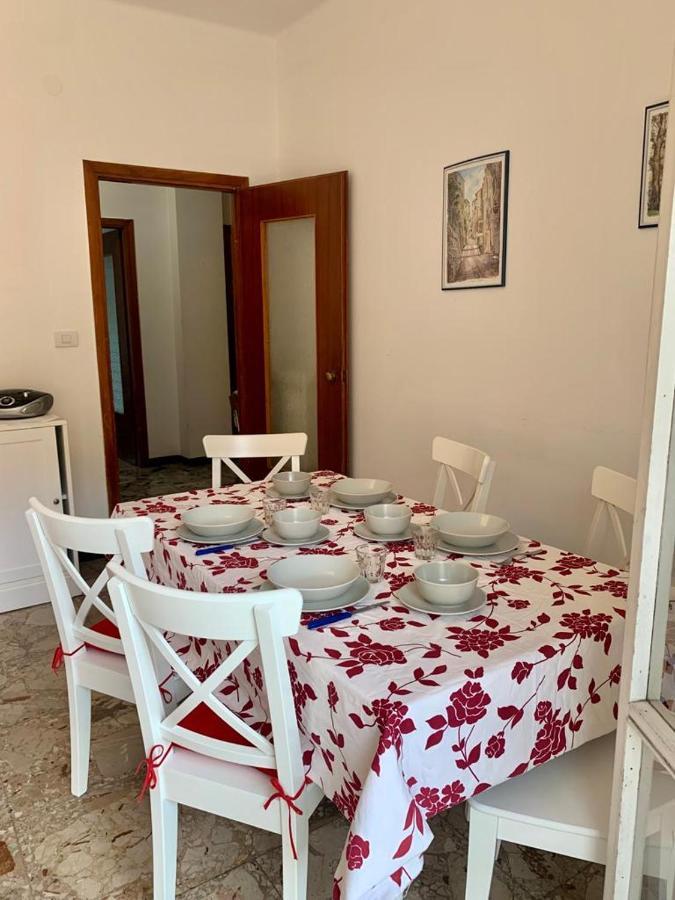 Casa Vacanza! A 50M Dal Mare! Bordighera Exterior photo