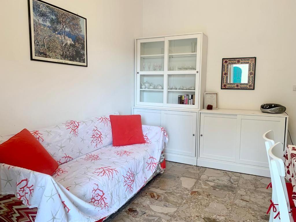 Casa Vacanza! A 50M Dal Mare! Bordighera Exterior photo